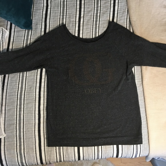 OBEY comfy sweatshirt - Picture 2 of 5
